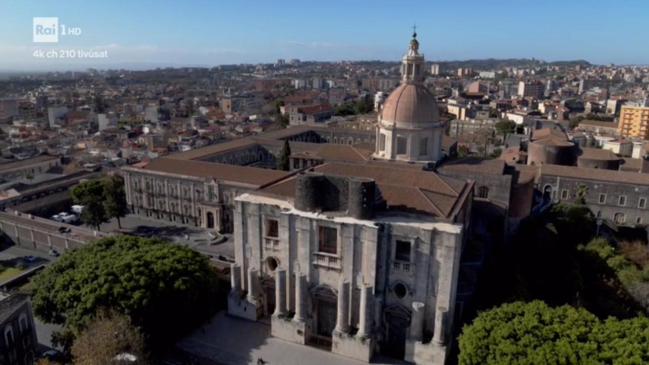 Benedettini - Exclusive Apartments & Monastery View Катания Екстериор снимка